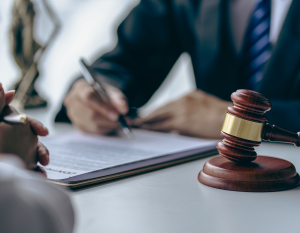 Can I Change Lawyers in the Middle of My Injury Case?