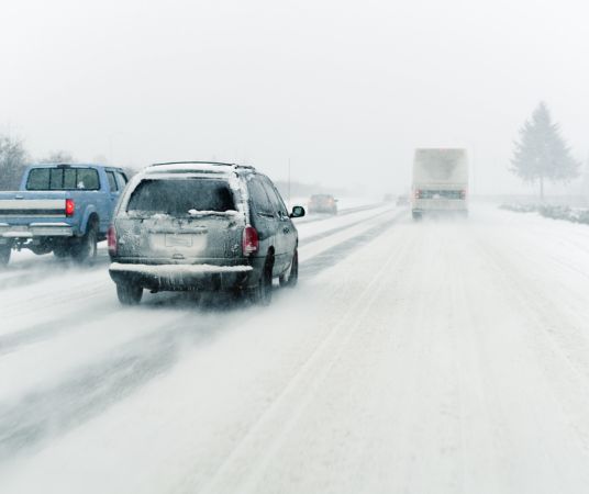 Ways to Reduce Your Risk When Driving in a Snowstorm